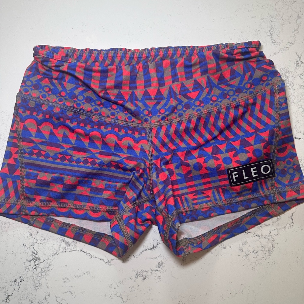 Great condition Fleo size small shorts